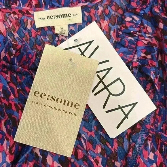 NWT Avara Royal Blue and Pink Printed Front Tie Puff Sleeve Blouse Small - Picture 4 of 6